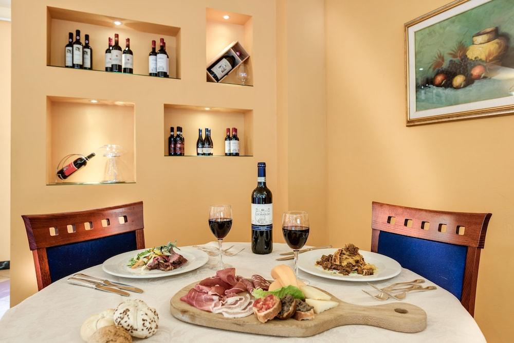 Da Vinci Hotel 4*